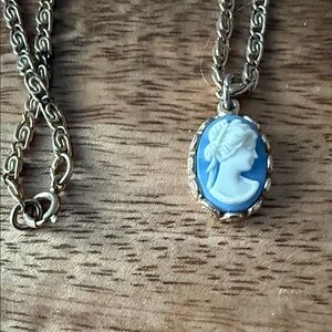 Avon Blue and Gold tone Cameo Pendant Necklace